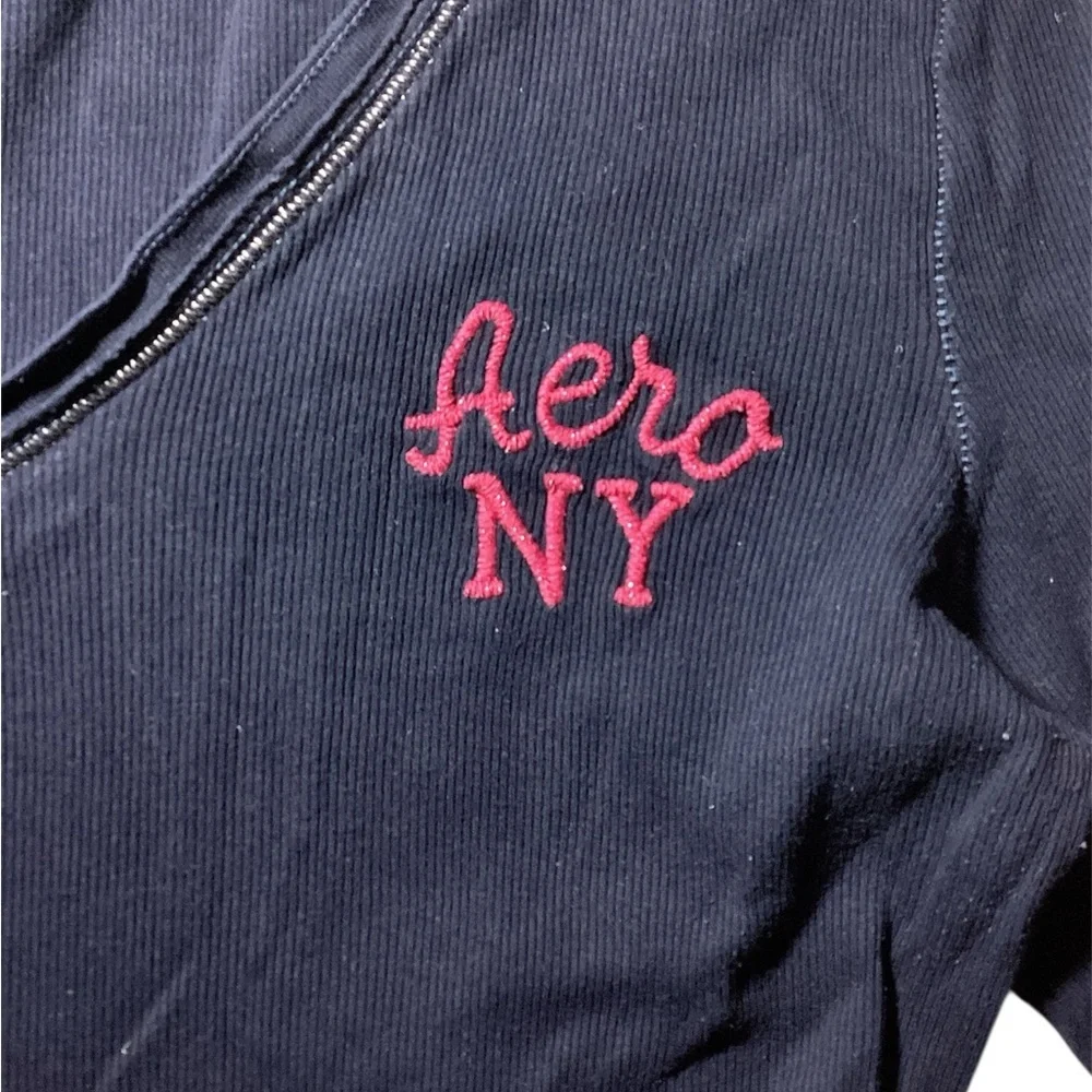 Aeropostale Dark Blue V-Neck Top with Pink Logo - Picture 3 of 9